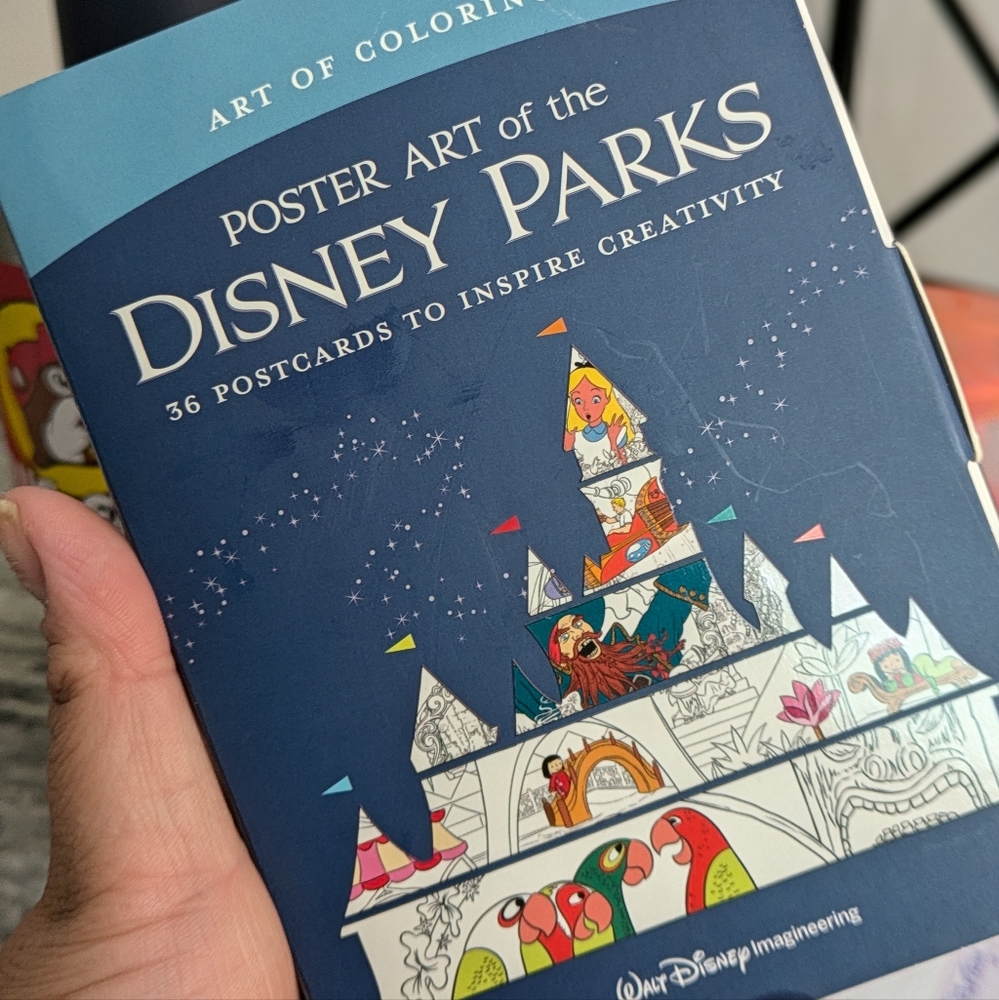Book of 36 Disney postcards